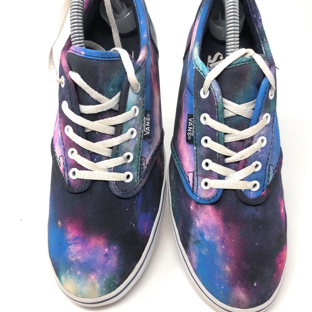 VANS Women's Cosmos Blue Galaxy Size 7.5 Sneakers